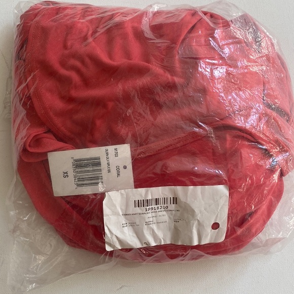 The Vanity Room Coral Tiered Knit Surplice Elbow dolma Mini Dress, Size XS, NWT - Picture 2 of 6